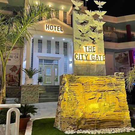 The City Gate Hotel Sarandë エクステリア 写真