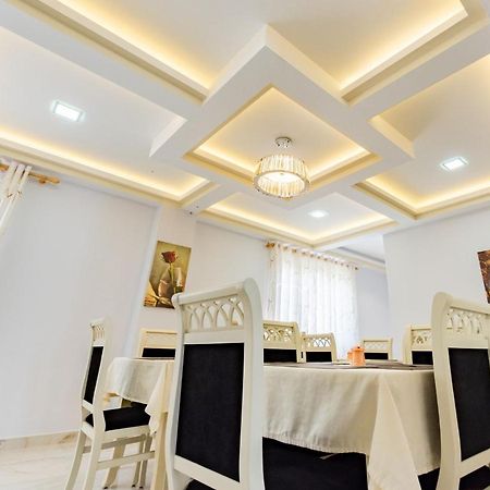 The City Gate Hotel Sarandë エクステリア 写真