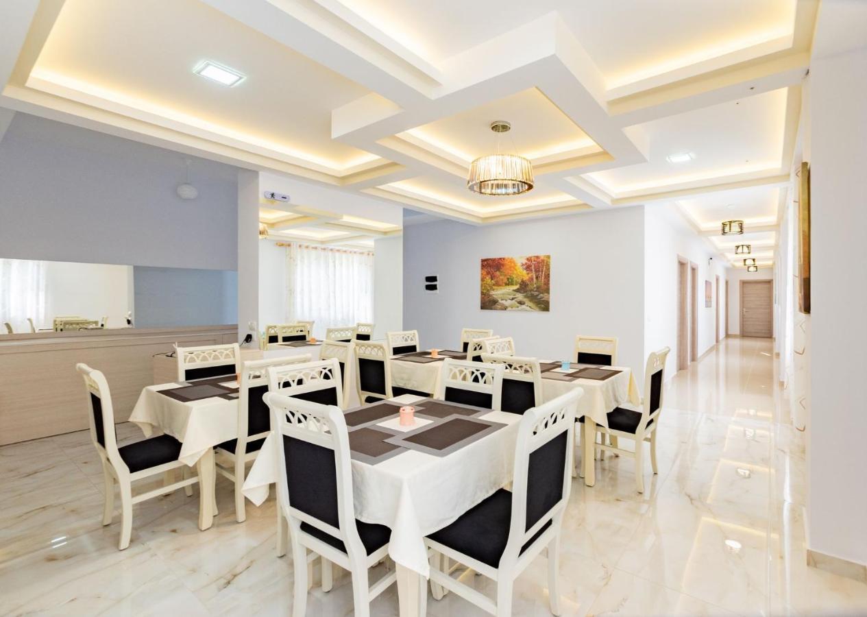 The City Gate Hotel Sarandë エクステリア 写真