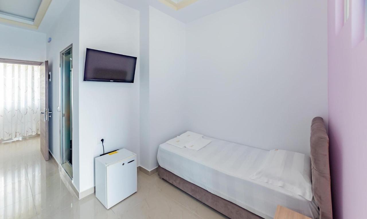 The City Gate Hotel Sarandë エクステリア 写真