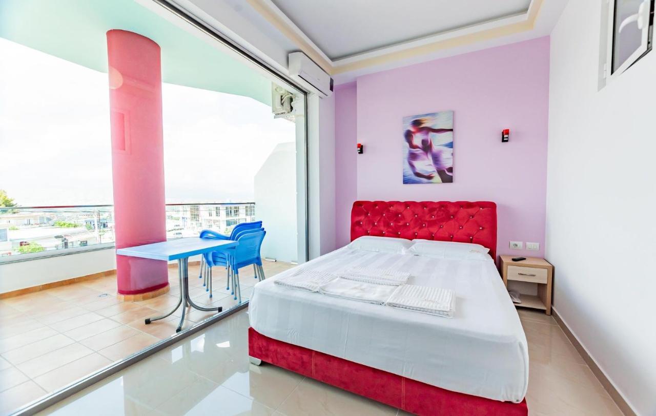 The City Gate Hotel Sarandë エクステリア 写真