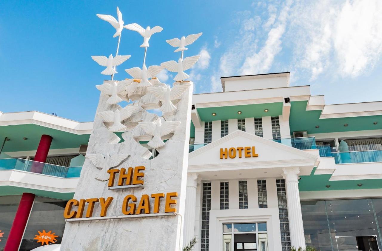 The City Gate Hotel Sarandë エクステリア 写真