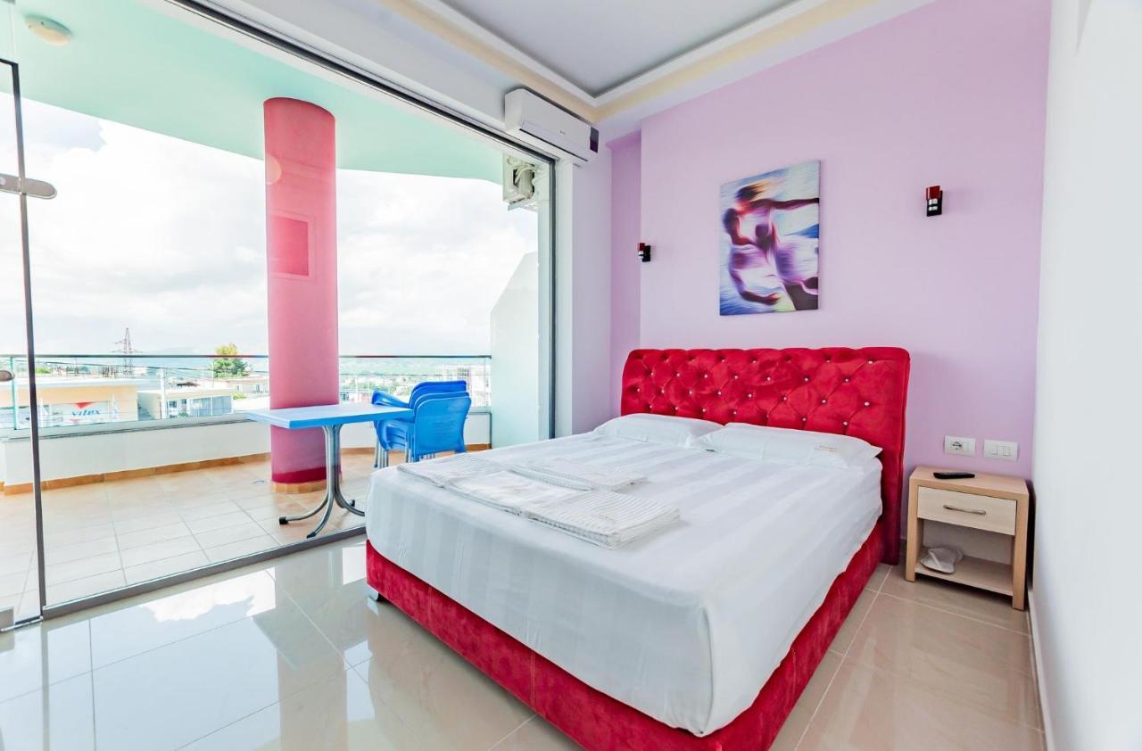 The City Gate Hotel Sarandë エクステリア 写真