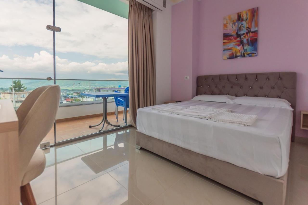 The City Gate Hotel Sarandë エクステリア 写真