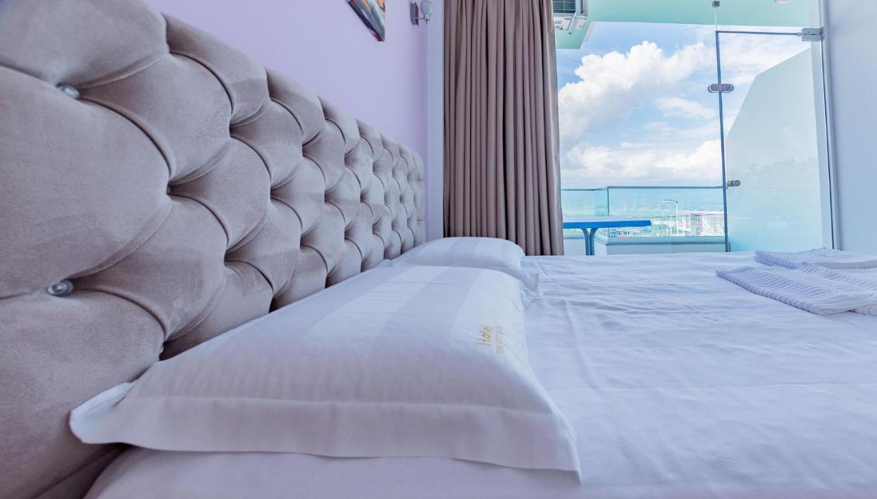 The City Gate Hotel Sarandë エクステリア 写真