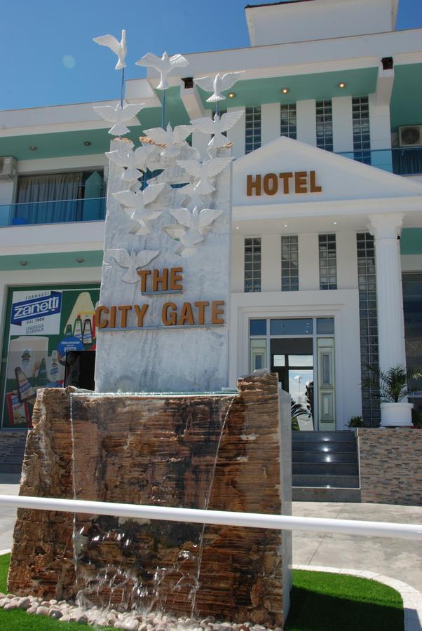 The City Gate Hotel Sarandë エクステリア 写真