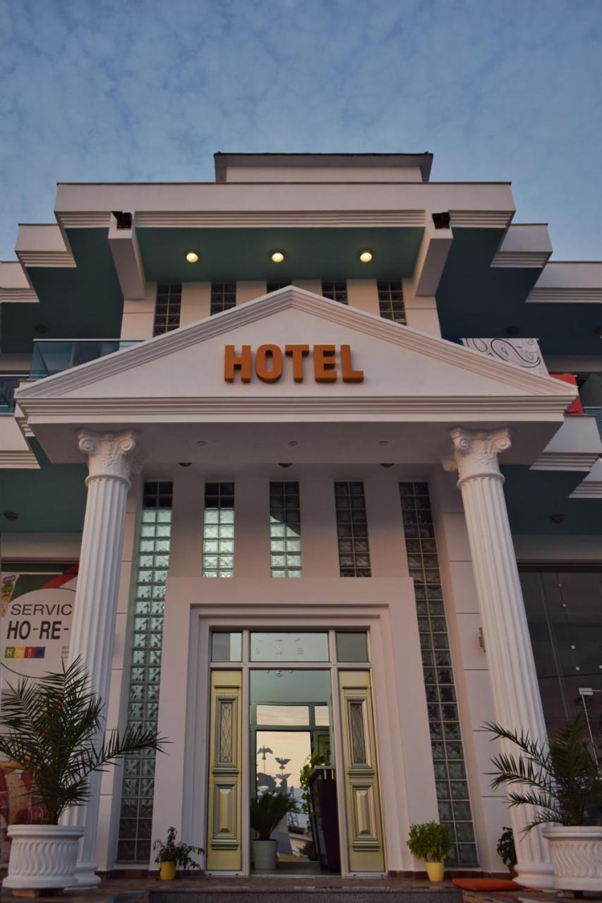 The City Gate Hotel Sarandë エクステリア 写真